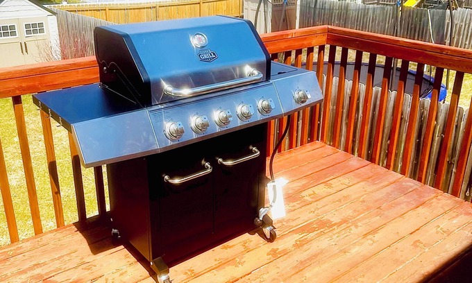 West Fargo House | Pet-Friendly North Dakota Escape w/ Fenced-In Yard