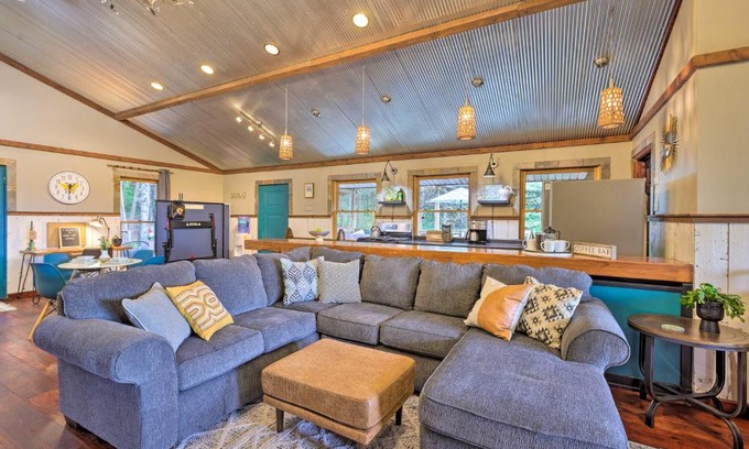 Fremont County House | Pet-Friendly Outdoor Paradise with Grill, Decks