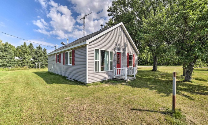 Newberry House | Pet-Friendly & Peaceful Northern Michigan Gem