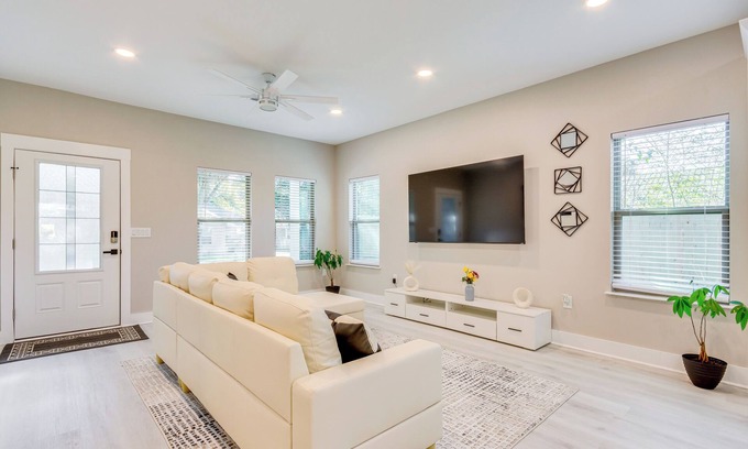 Ensley House | Pet-Friendly Pensacola Home: Central Location