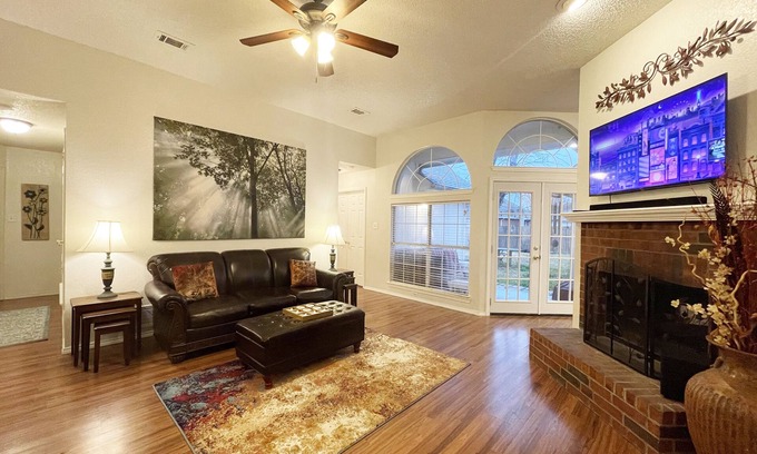 Rowlett House | Pet-Friendly & Perfect! Jetted Tub, Patio, Ping Pong, Pac-Man
