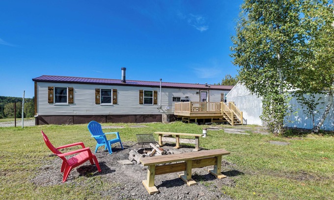 Perham House | Pet-Friendly Perham Home: Fire Pit + Trail Access!