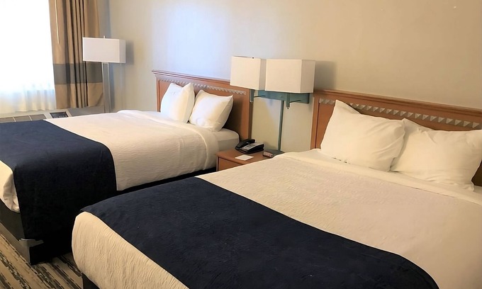 Window Rock House | Pet-Friendly Property Minutes to Window Rock! W/Pool & Hot Tub, FREE Breakfast!