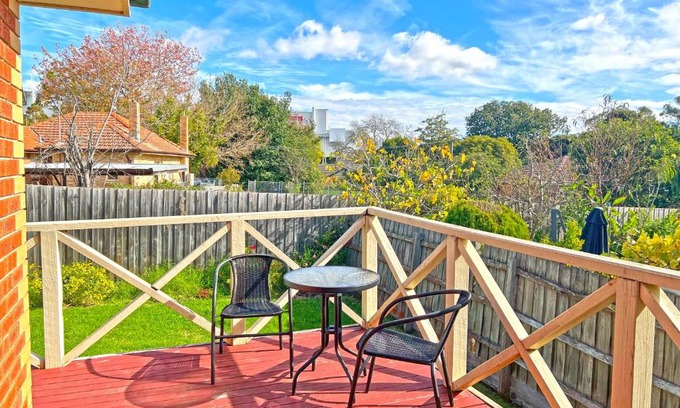 Ringwood House | Pet-Friendly Retreat 2BR Ringwood Prime location