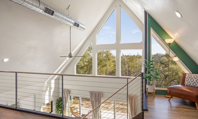 Granbury House | Pet-friendly retreat in Granbury with loft, fire pit, and boat launch 2 mi away.