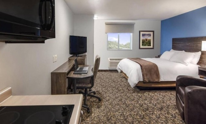 Marion Hotel | Pet-Friendly Room w/Modern Kitchenette Perfect for Your Marion Getaway