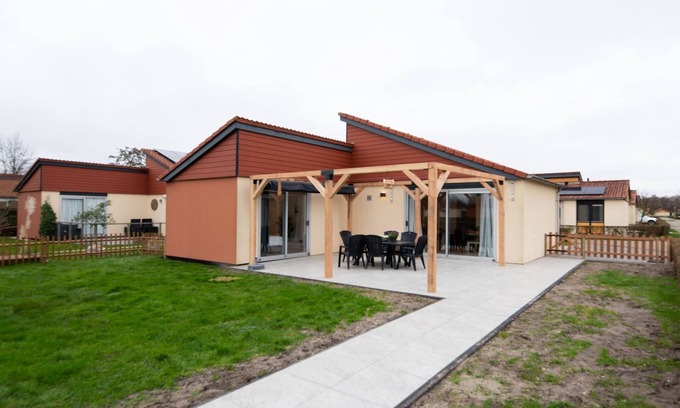 Zevenhuizen House | Pet-Friendly Rural Escape