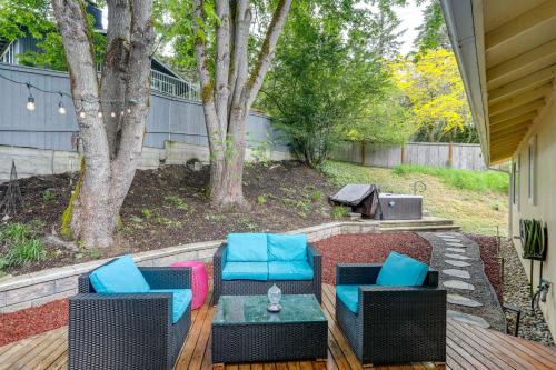 Inglewood House | Pet-Friendly Sammamish Home with Deck about 3 Mi to Lake