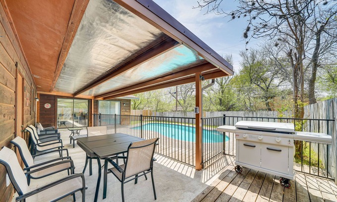North San Antonio - SAT House | Pet-Friendly San Antonio Vacation Rental w/Pool!