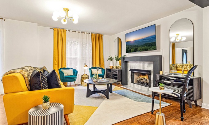 Bent Creek House | Pet-Friendly, Sauna, Hot Tub, Game Room, Two Firepits, Sleeps 12