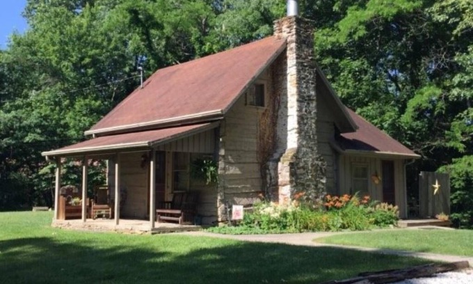Nashville Cabin | Pet friendly, secluded, close to Nashville!