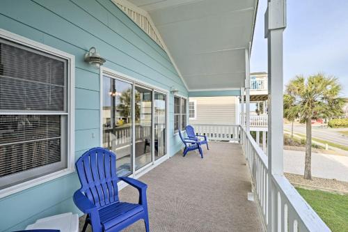 Holden Beach House | Pet-Friendly Second Row House Steps to Beach!