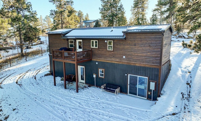 Bailey Cabin | Pet-Friendly Serene Cabin | Grill & Firepit