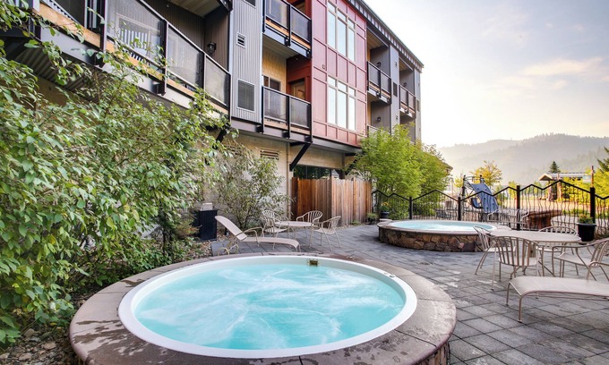 Kellogg Apartment | Pet-Friendly Silver Mountain Studio: Mountain View