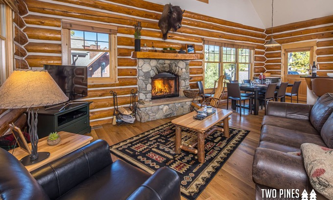 Powder Ridge Cabin | *Pet Friendly* Ski-In/Ski-Out Cabin W/Hot Tub & Mountain Views