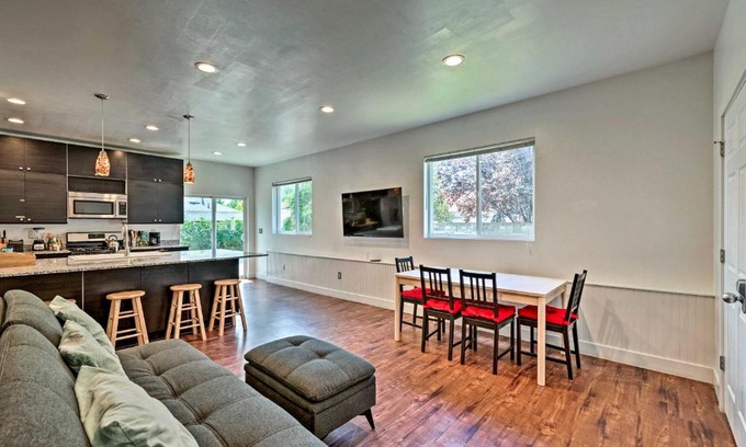 South Salt Lake House | Pet-Friendly SLC Townhouse Less Than 4 Mi to Downtown!