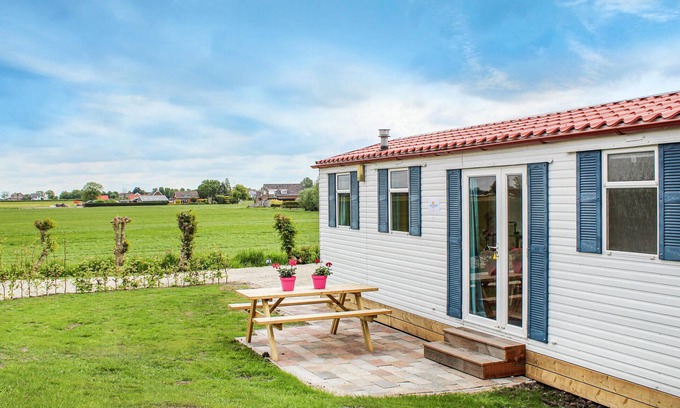 Woubrugge House | Pet friendly (sta)caravan in Woubrugge