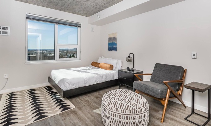 Southcenter Apartment | Pet-Friendly Studio in Tukwila Near Kaiser, w/ Gym