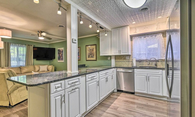Taylor Cottage | Pet-friendly Taylor Home w/Backyard Oasis!
