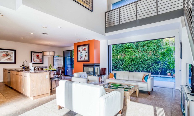 Baristo House | Pet-friendly townhome close to downtown with private pool, spa and more!