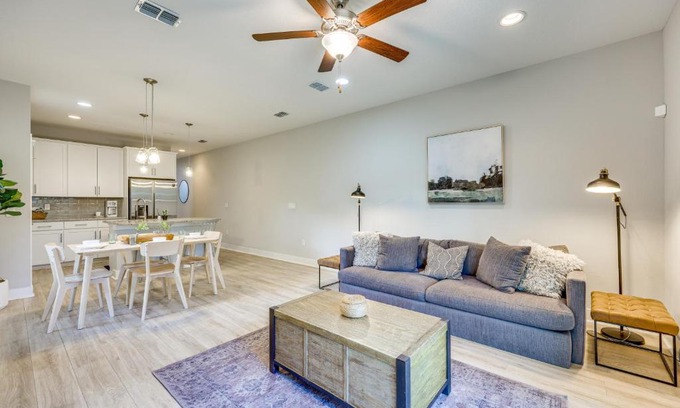 Southbank House | Pet-Friendly Townhome, 1 Mi to Southbank Riverwalk