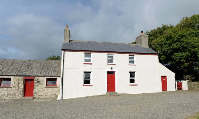St Brides Other | Pet Friendly Traditional Pembrokeshire Farmhouse, close to Solva and coast.