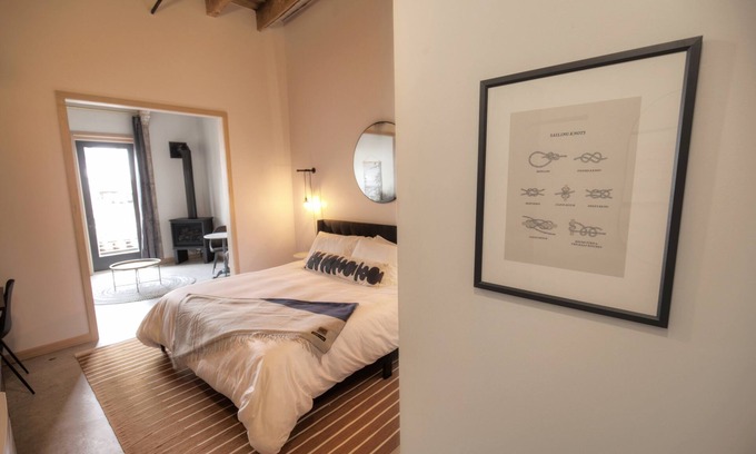 Astoria Hotel | Pet-friendly & Trolley View, Luxe Trolley View King Room at Bowline Hotel