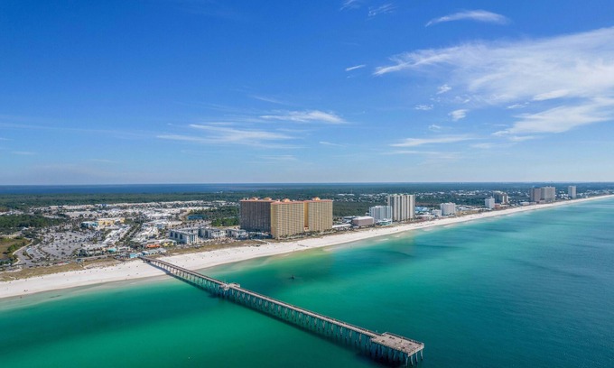 Bahama Beach Condo | Pet Friendly Condo, steps to the sand