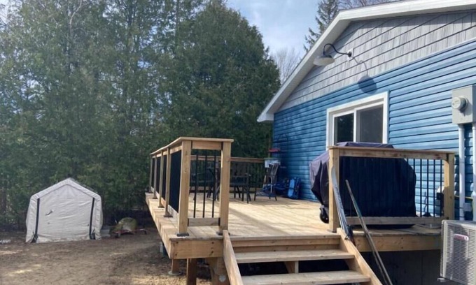 Saugeen Shores House | Pet friendly vacation home in Southampton - 4 bed - 2 bath - Shell Cottage