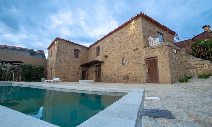 Braga Villa | Pet-friendly Vacation Home Villae Carreiro with Pool, A/C, Wi-Fi, Garden & Terrace