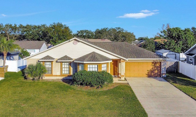 Buena Ventura Lakes House | Pet-friendly vacation home, private pool, fully fenced in backyard, free WiFi
