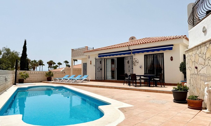 Callao Salvaje Villa | Pet Friendly Villa Azul close to the Beach with Pool, Garden, A/C and Wi-Fi