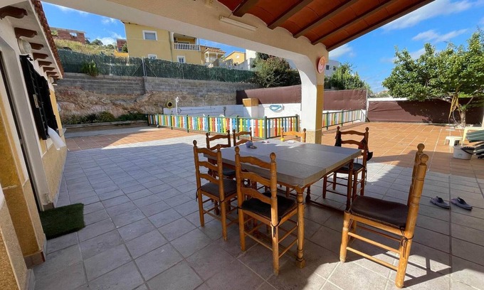 El Vendrell House | Pet-Friendly Villa with Pool