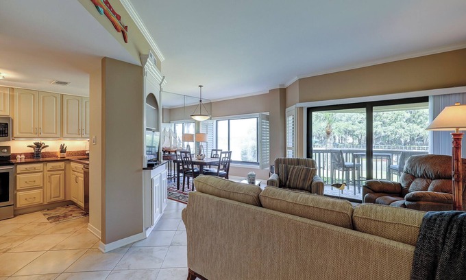Palmetto Dunes Villa | Pet friendly water views!