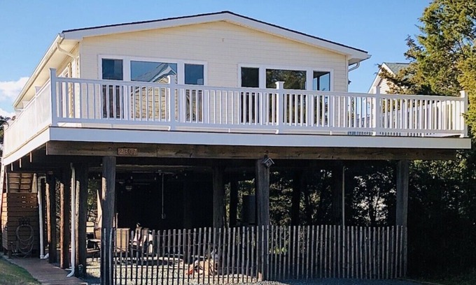Broadkill Beach Cottage | ✨Pet Friendly✨Walk to the beach from this coastal cottage on Broadkill!