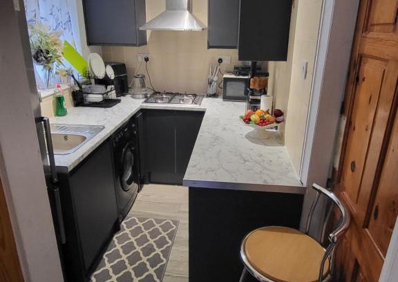 Leeds House | Petals Rm1