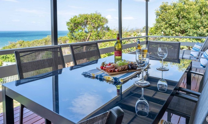 Seventeen Seventy House | PETERS COTTAGE at 1770 - amazing ocean views