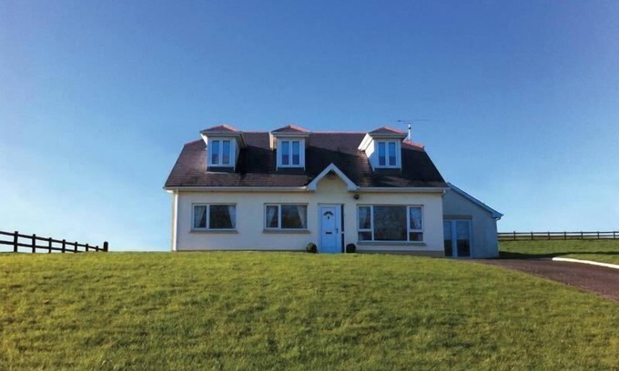 County Cavan House | PetFriendly- Sleeps15- LargeGarden- Lake District