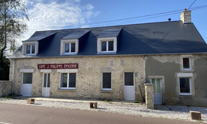 Sainte-Mere-Eglise House | Petit café de la liberté