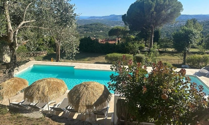 Grasse House | Petit Gîte 4/5 Personnes Avec Accès Piscine Partagée
