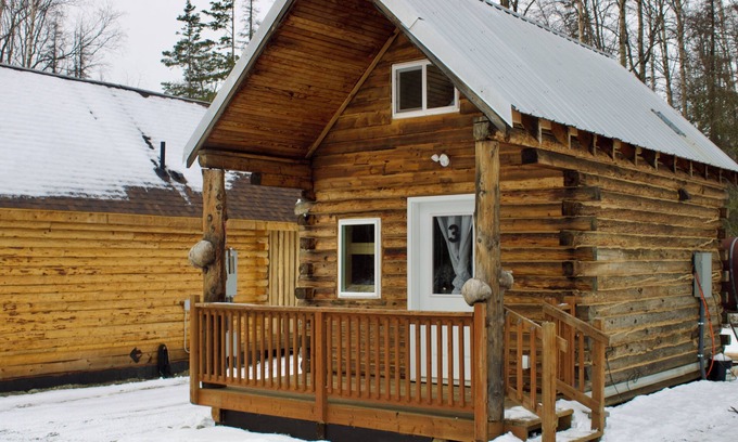 Fishhook Cabin | Petite Cabin With Ladder Loft