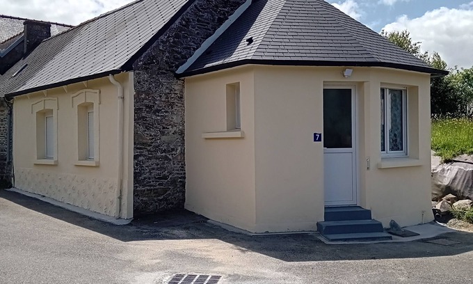 La Roche-Jaudy House | Petite Maison de Ville Dans Ruelle au Calme à 20mn de la mer