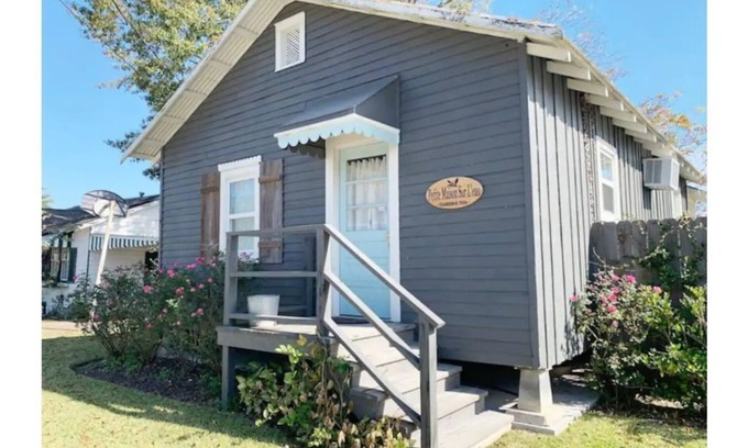 Houma Cottage | Petite Maison Sur l'eau'...Water Front Cottage