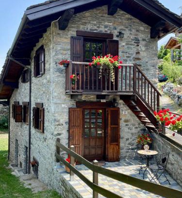 Fenis House | Petite Maison Tillier