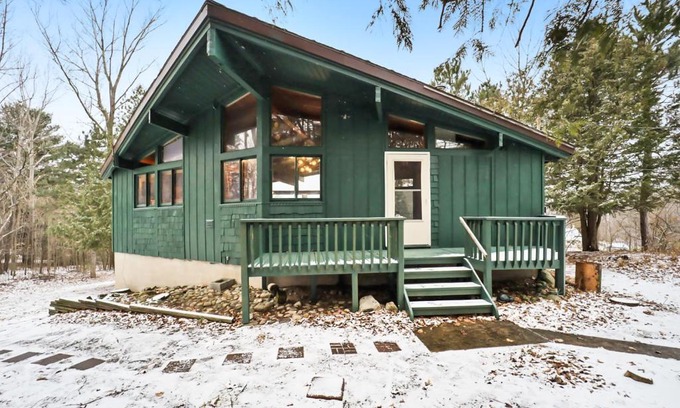 Bellaire House | Petoskey Stone Lodge