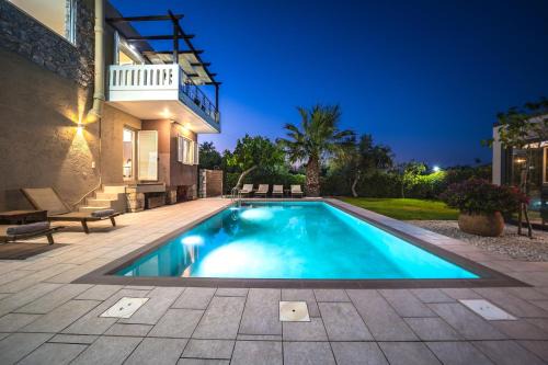 Kissamos Villa | Petronila Luxury Villa with heated private pool