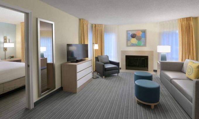 Houston House | Pets Allowed! FREE Parking, Full Kitchen, Near George W. S. Abbey Rocket Park!