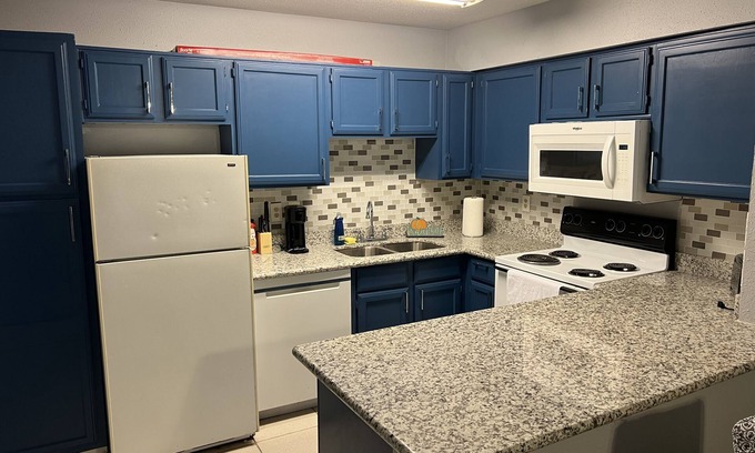 Westchase Condo | Pets allowed, Quiet condo in Westchase district and China town. Sleeps 4