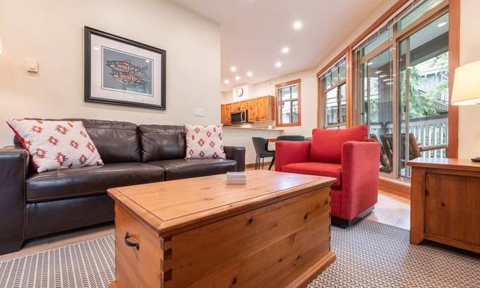 Village North Condo | Pets | BBQ | AC in bedrooms | Superb location