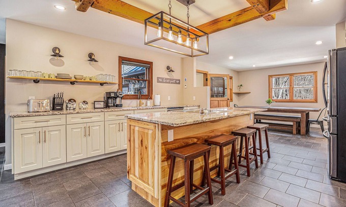 Hopkins House | Pets Ok | Privacy | Arcades | Hot Tub | Fire Pit